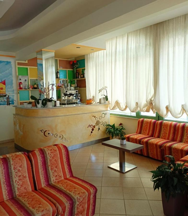 Costa Del Sole Only Room ميلانو ماريتيما المظهر الخارجي الصورة