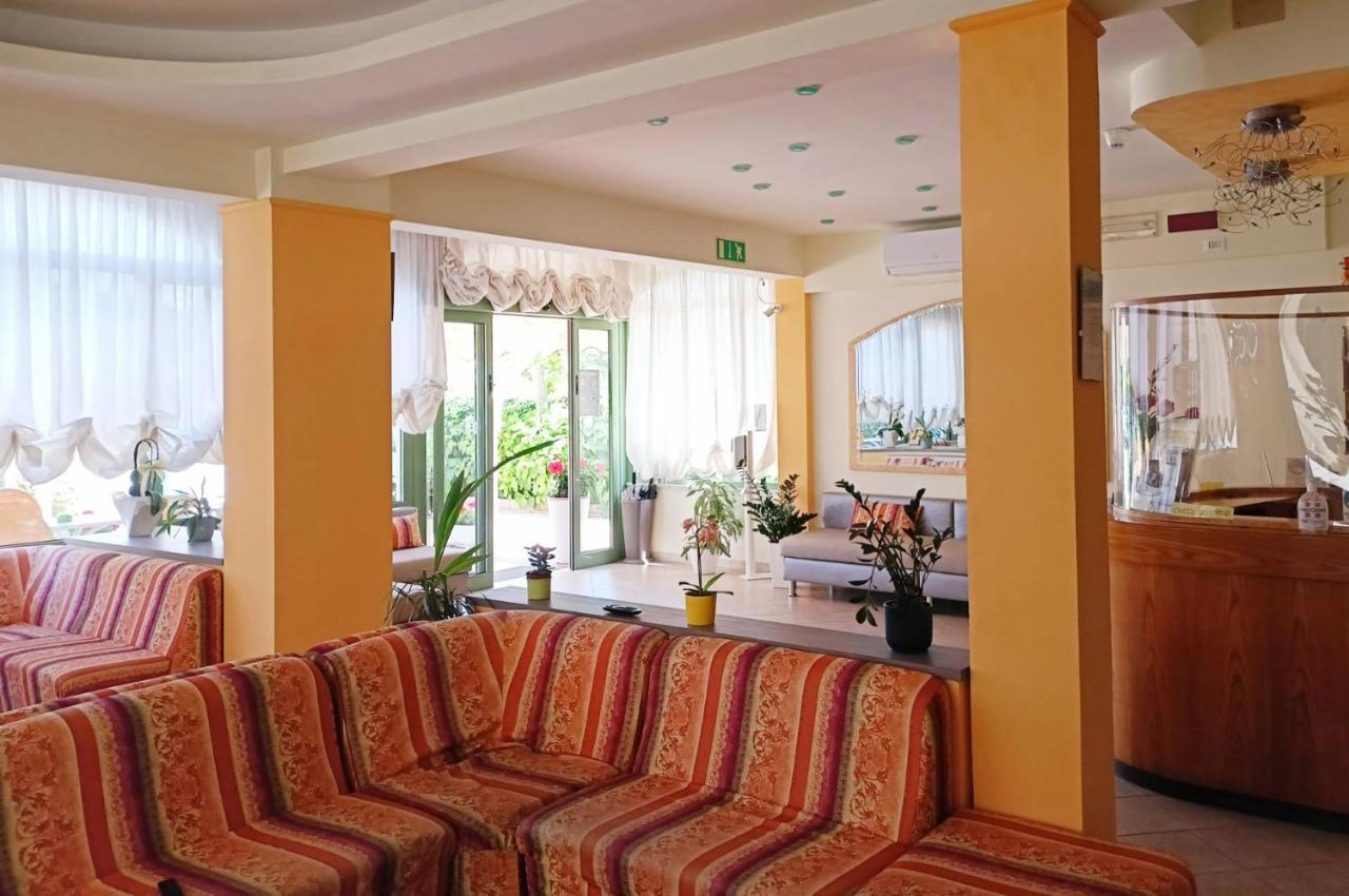 Costa Del Sole Only Room ميلانو ماريتيما المظهر الخارجي الصورة